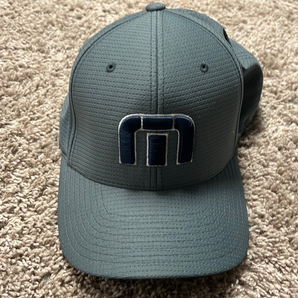 Travis Matthew golf hat OS